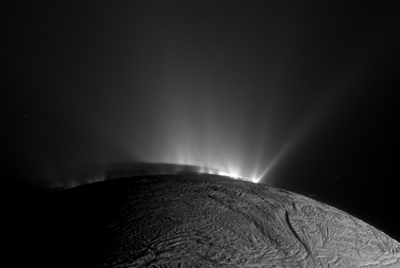 Illustration for article titled Everything You Need to Know About Cassini's Final Enceladus Flyby
